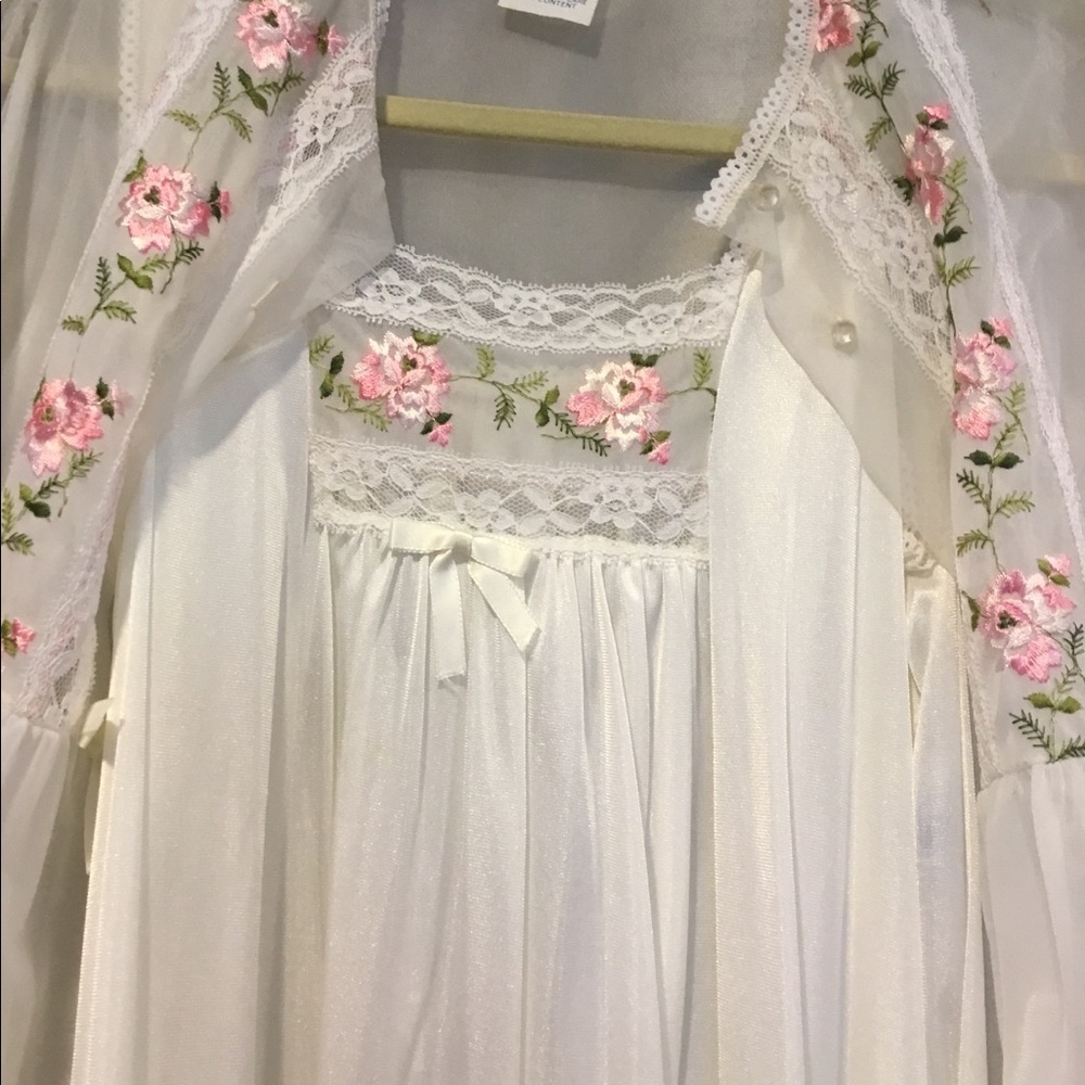 Vintage 70’s Robe and night gown